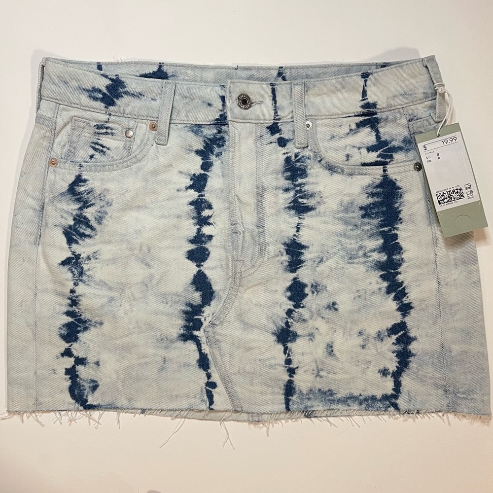 H&M NWT denim tie dye mini skirt